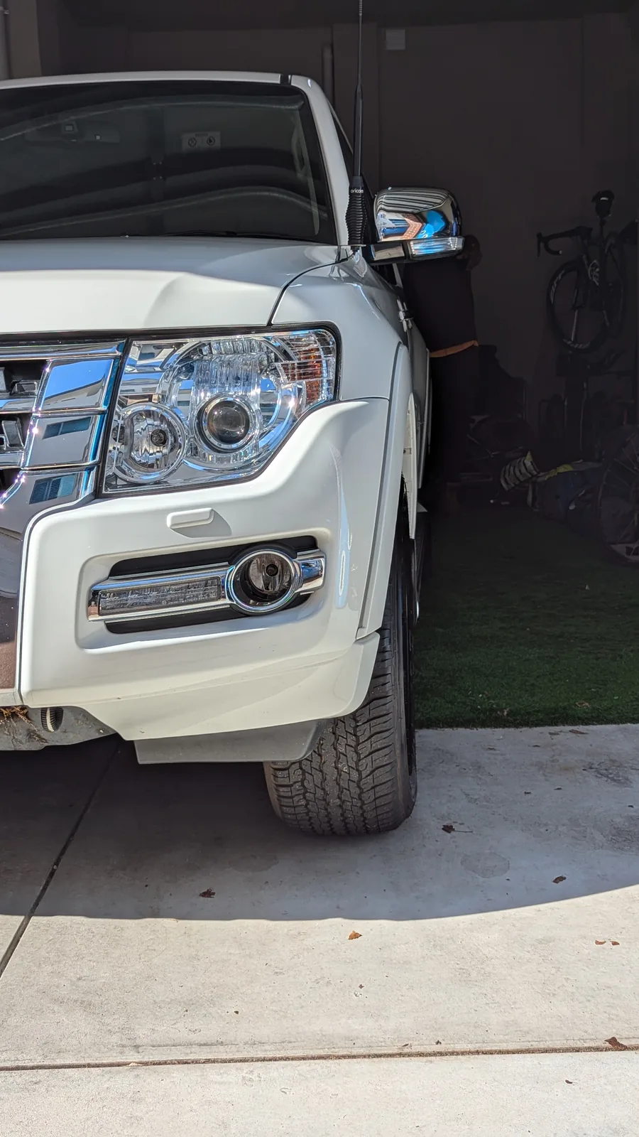 Mitsubishi Pajero 4WD front after a detail in Perth