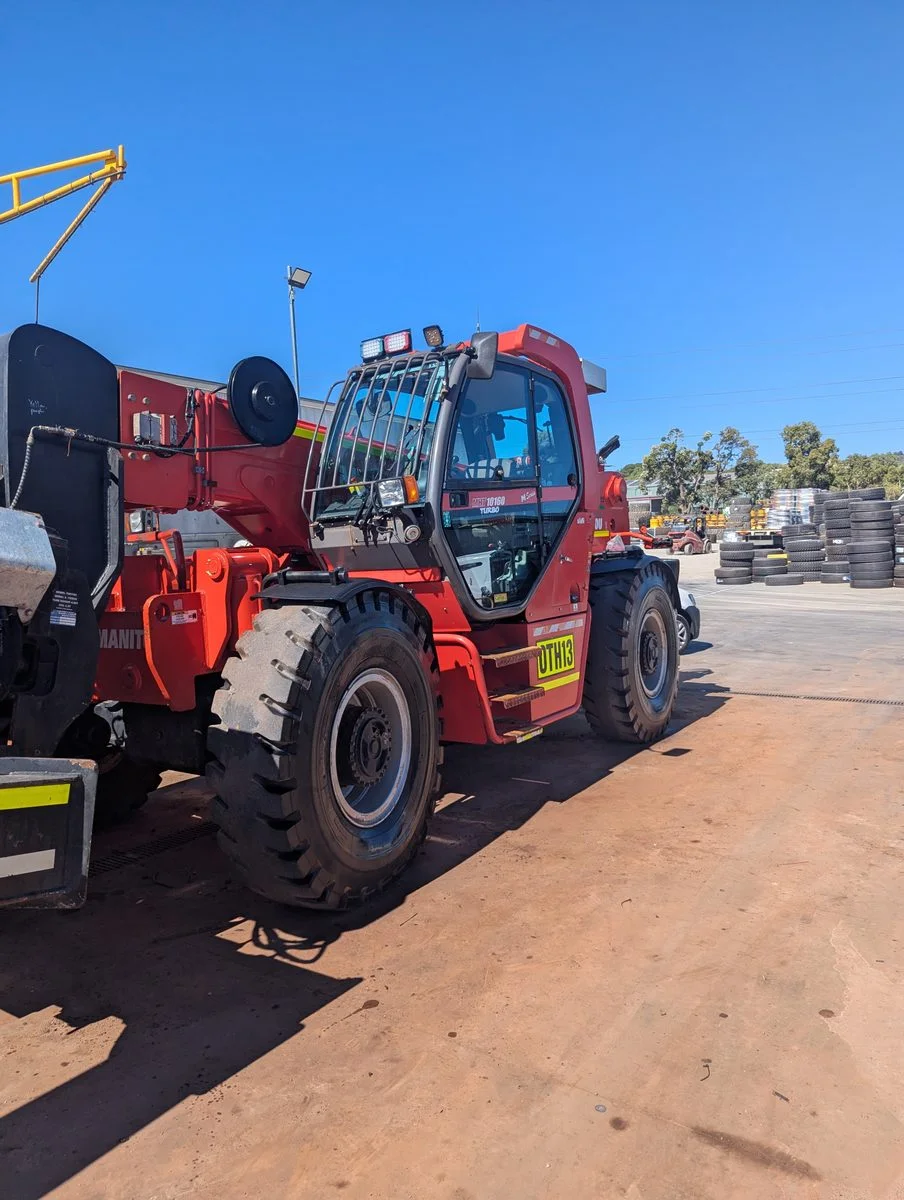 Heavy machinery red dirt removal in Perth by Mobile Masters Detailing