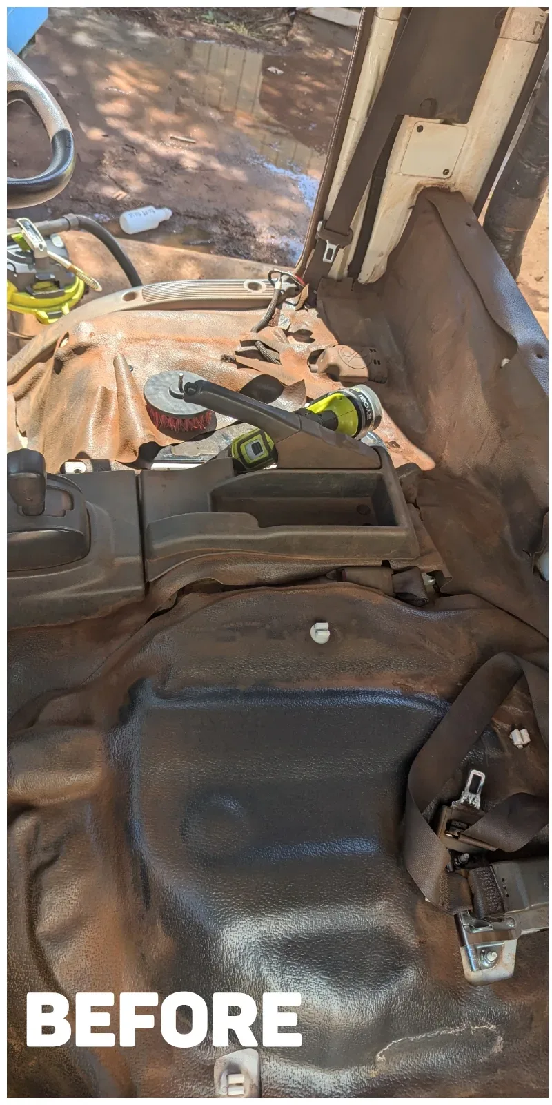 Red dirt removal before detailing